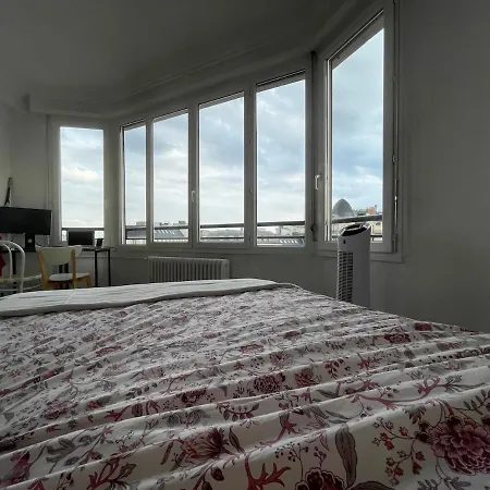 Parisian With A View Apartmán *