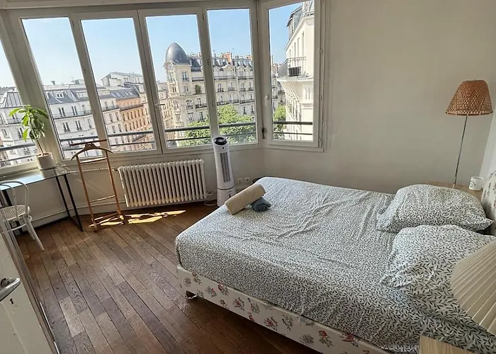 Parisian With A View Apartmán *