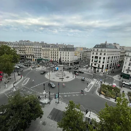 Parisian With A View *
