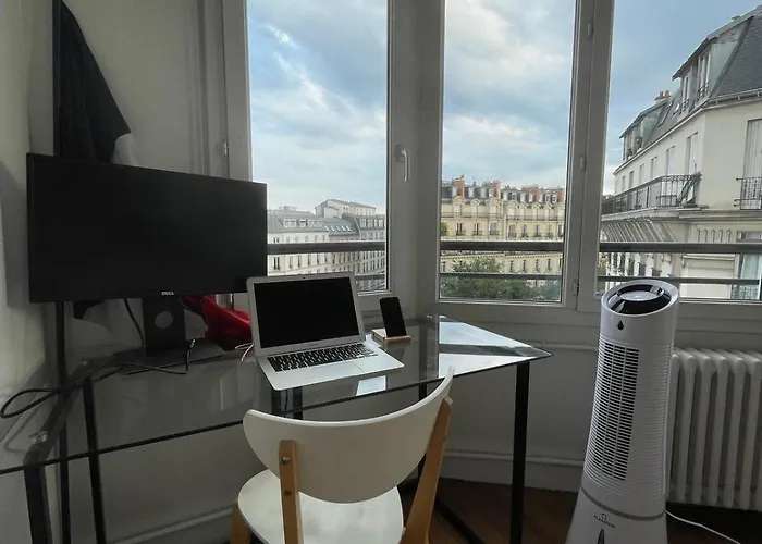 Apartman Parisian With A View