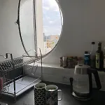 Parisian With A View شقة *